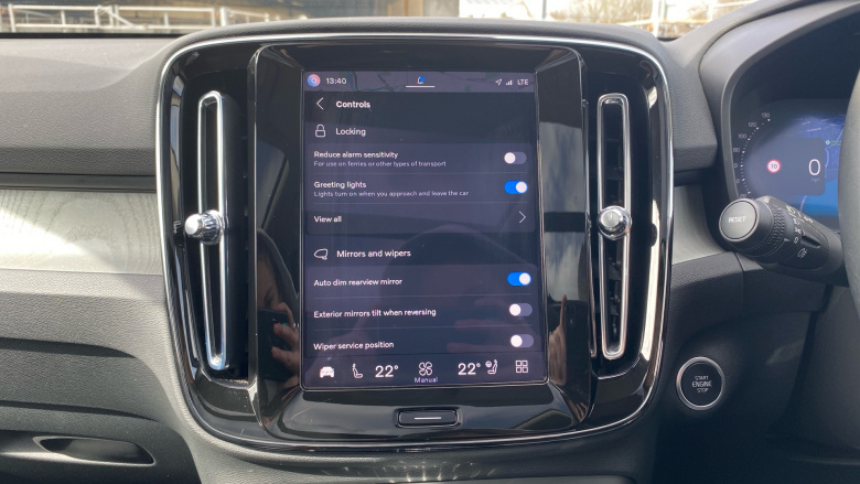 Volvo XC40 2.0 B4P Ultra Dark 5dr Auto Petrol Estate